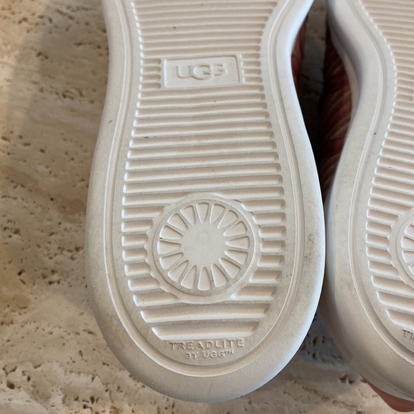 Men's Treadlite by UGG Sneakers - Picture 9 of 12